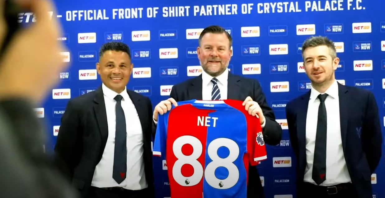 NET88 tài trợ áo đấu Crystal Palace: Hợp đồng kỷ lục! 2 Hợp đồng tài trợ kéo dài 2 năm của NET88 và Crystal Palace